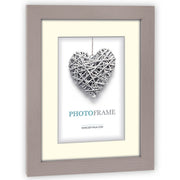 houten-fotolijst-beige-geschikt-voor-een-foto-van-10-x-15-cm-of-15-x-20-cm_10318027