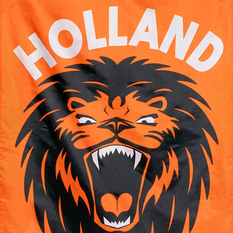 gevelvlag-met-brullende-leeuw-print-90-x-150-cm-polyester-oranje-nederlands-team-versiering_10442071-2