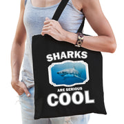 dieren-haai-tasje-zwart-volwassenen-en-kinderen-sharks-are-cool-cadeau-boodschappentasje_10243116