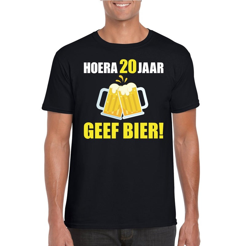 hoera-20-jaar-geef-bier-tshirt-zwart-heren_10123235