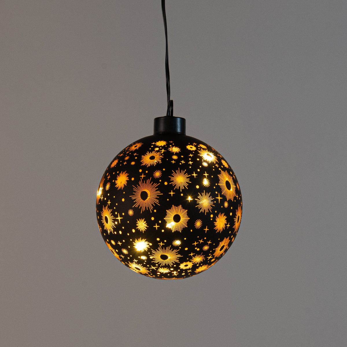 verlichte-bal-kerstbal-zwart-kosmos-10-cm-bewegend-licht-warm-wit_10380472-2