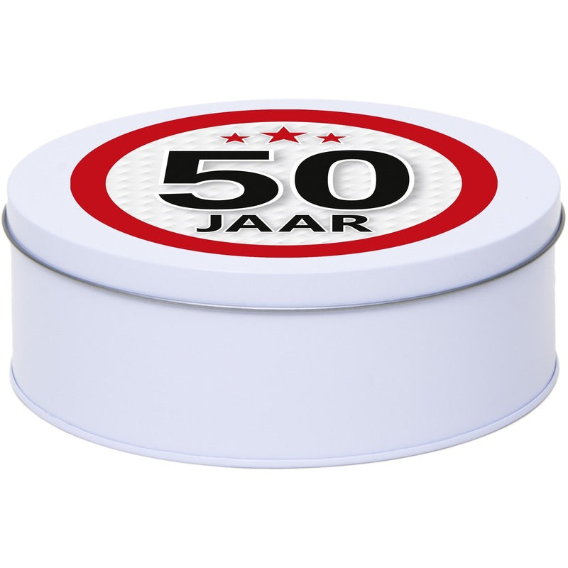 leeftijd-snoeptrommel-koektrommel-cadeau-wit-rond-blik-met-50-jaar-sticker_10169816-1