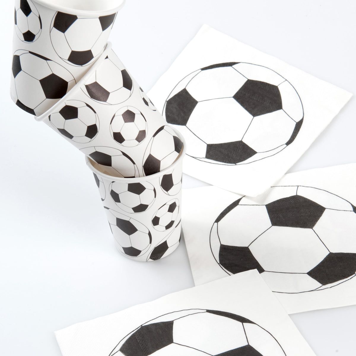 voetbal-thema-feest-servetten-20x-stuks-33-x-33-cm-papier-ek-wk-themafeest_10399819-2