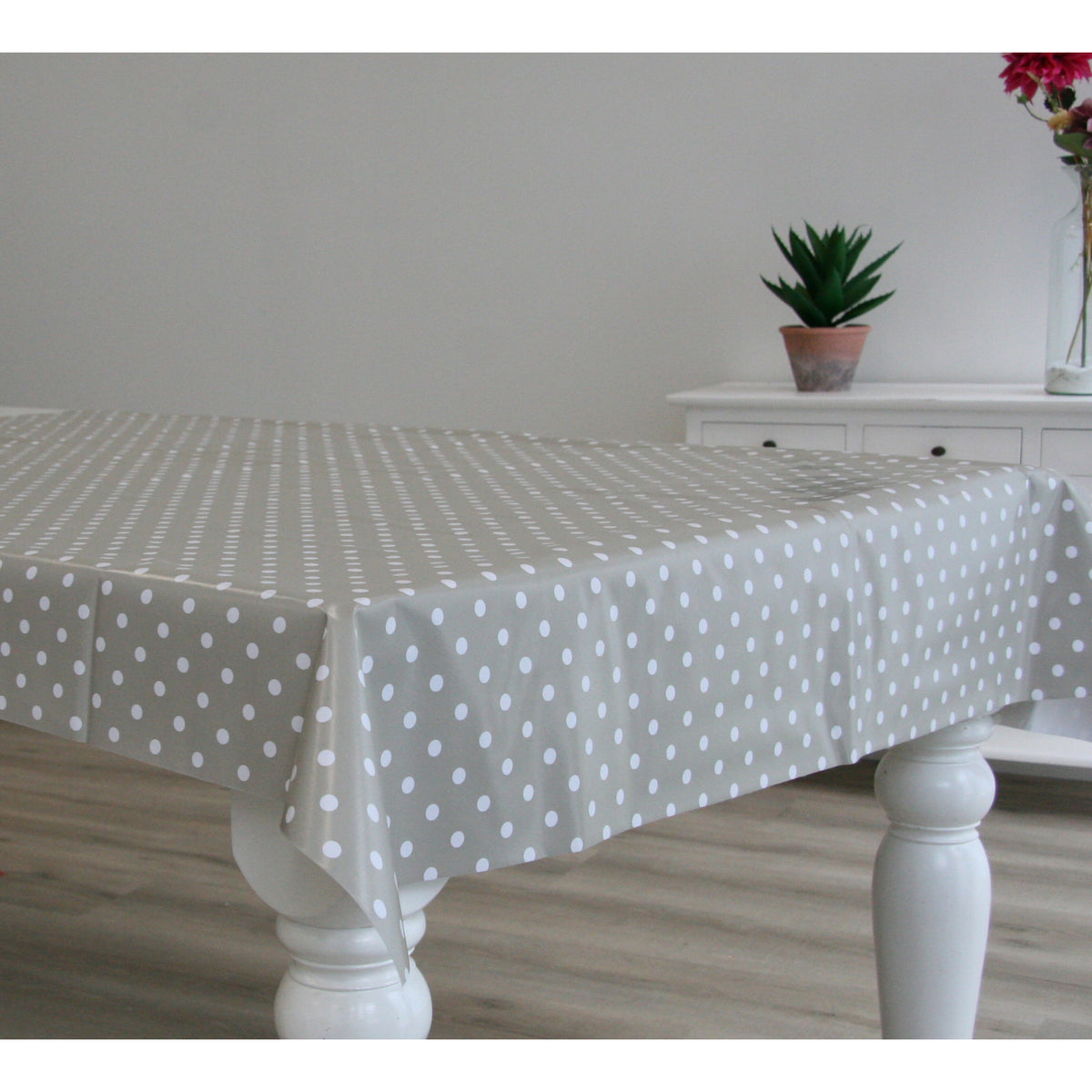 bellatio-design-tafelzeil-140-x-180-cm-grijs-wit-pvc-polkadot-tuintafelkleed_10302822-2