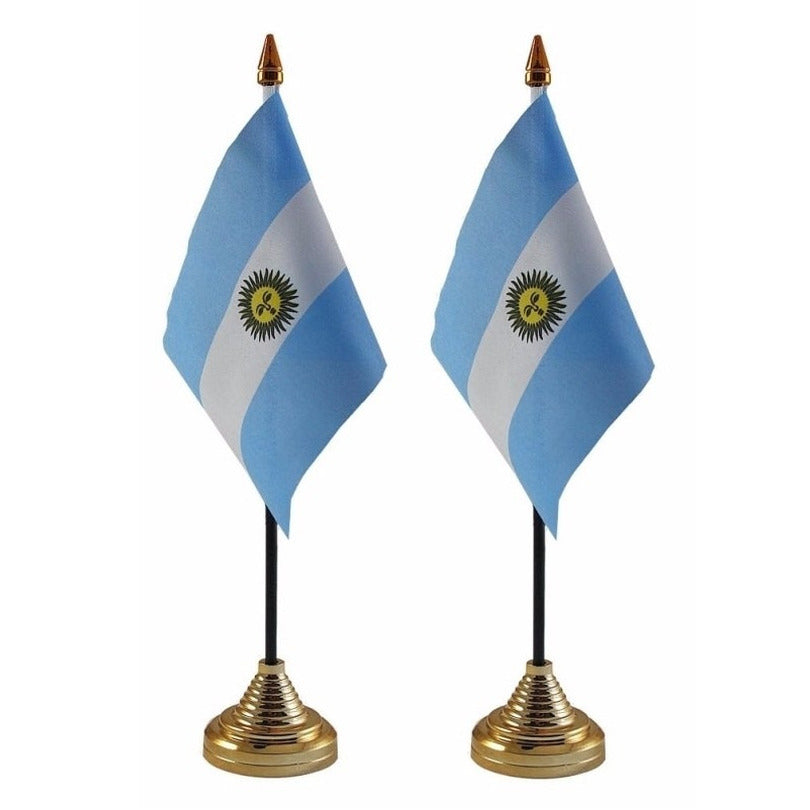 argentinie-tafelvlaggetjes-4x-stuks-10-x-15-cm-met-gouden-standaard-h27-cm-versiering_10257855-2