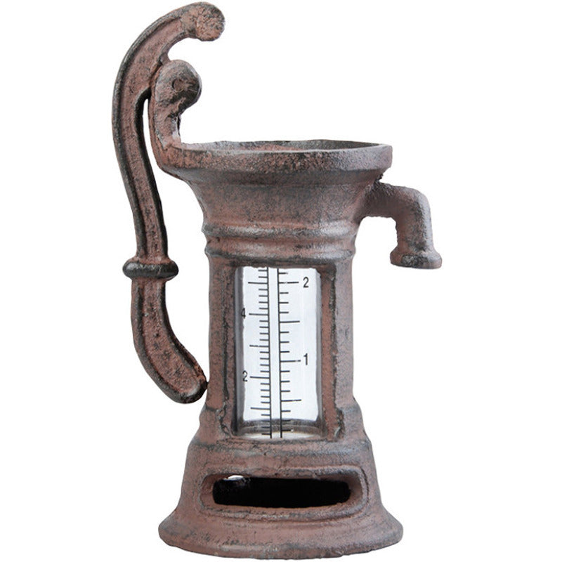 regenmeter-gietijzer-waterpomp-model-neerslagmeter_10214904