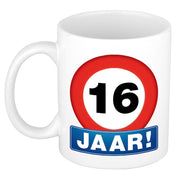 verjaardag-koffiemok-drink-beker-thema-16-jaar-leeftijd-verkeersbord-300-ml-keramiek_10336943