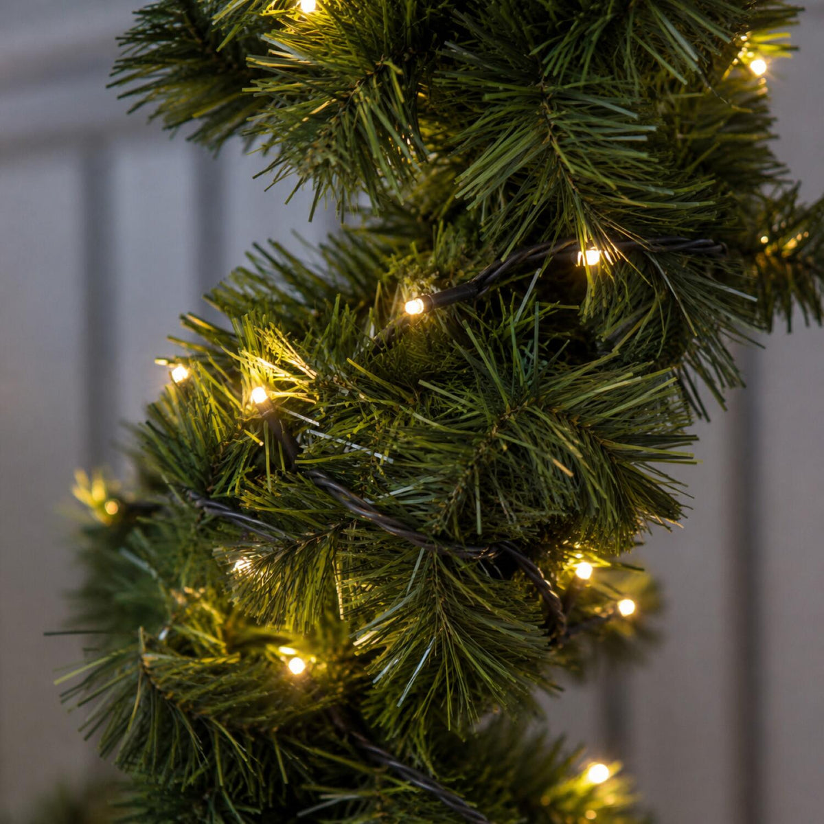 dennen-guirlande-270-x-95-cm-met-kerstverlichting-96-led-warm-wit-batterij_10503963